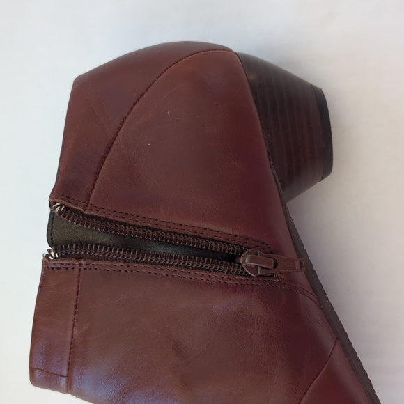 Hush Puppies Tottenham Leather Heeled Ankle Boots 9M Red Brown Granny - Picture 8 of 15